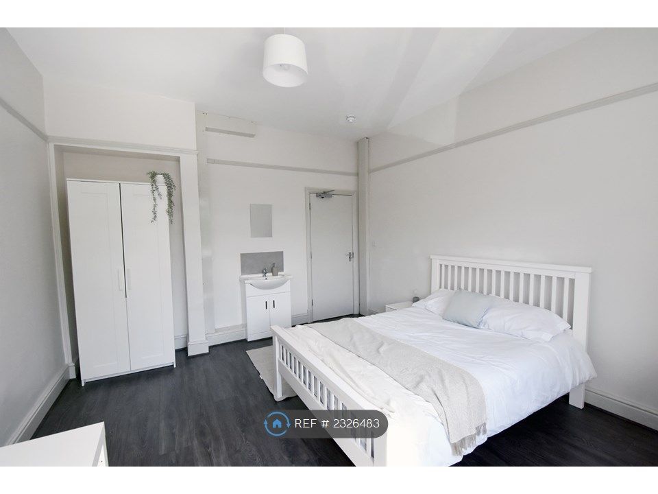 Property photo 2 of 12 Bedroom 2