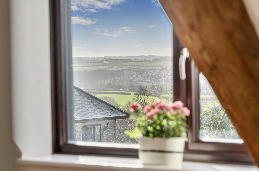 Property photo 3 of 27 1423559-18-69B162...