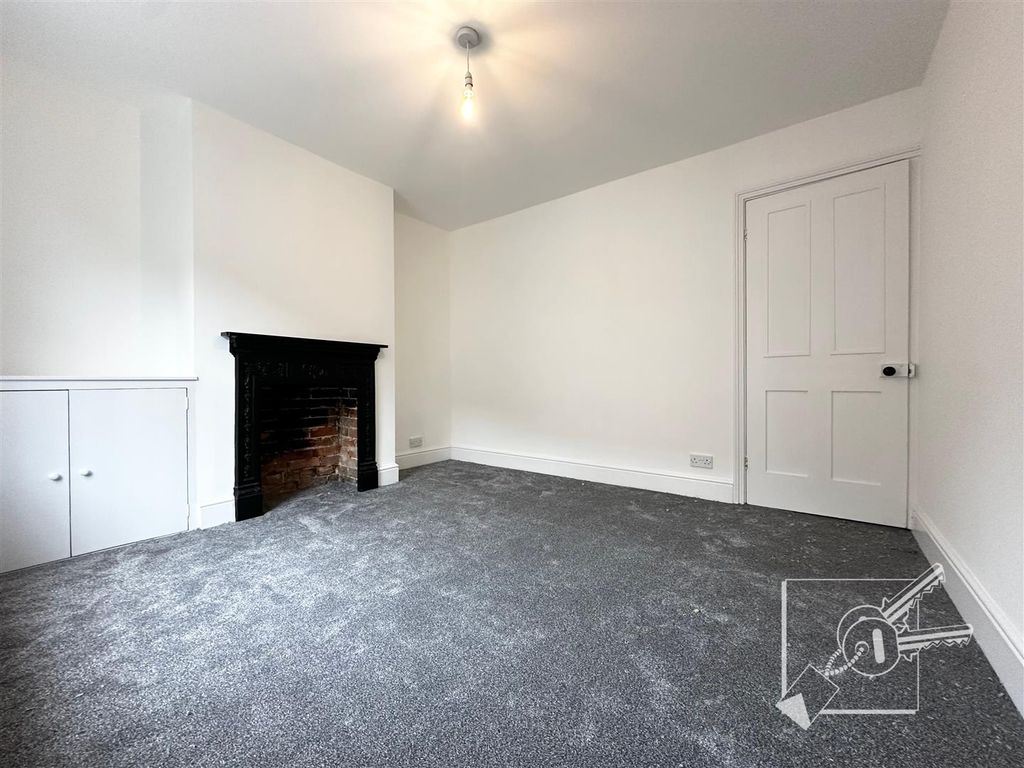 Property photo 2 of 16 Living Room