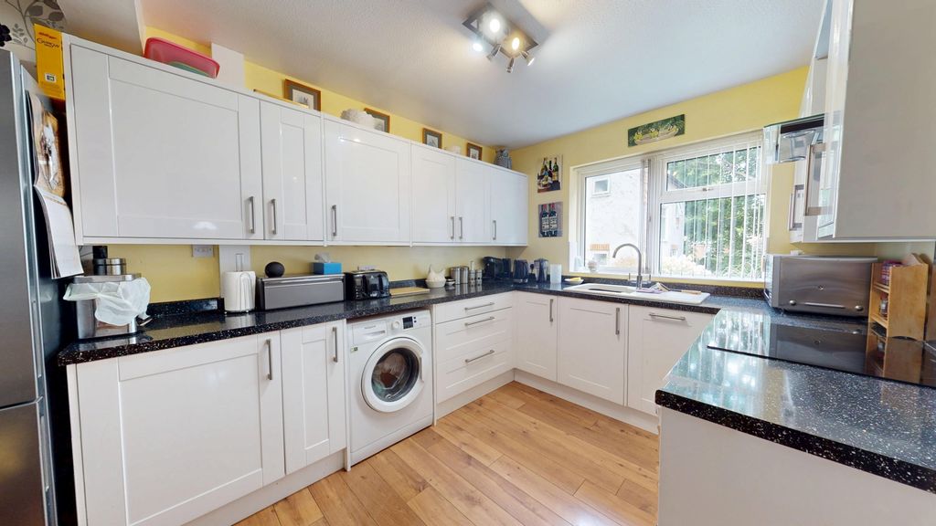Property photo 2 of 13 Photo 8