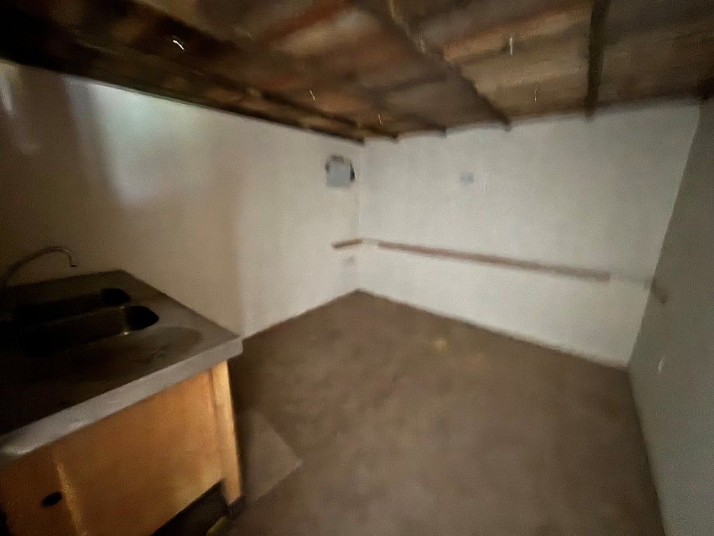 Property photo 3 of 4 Photo 8