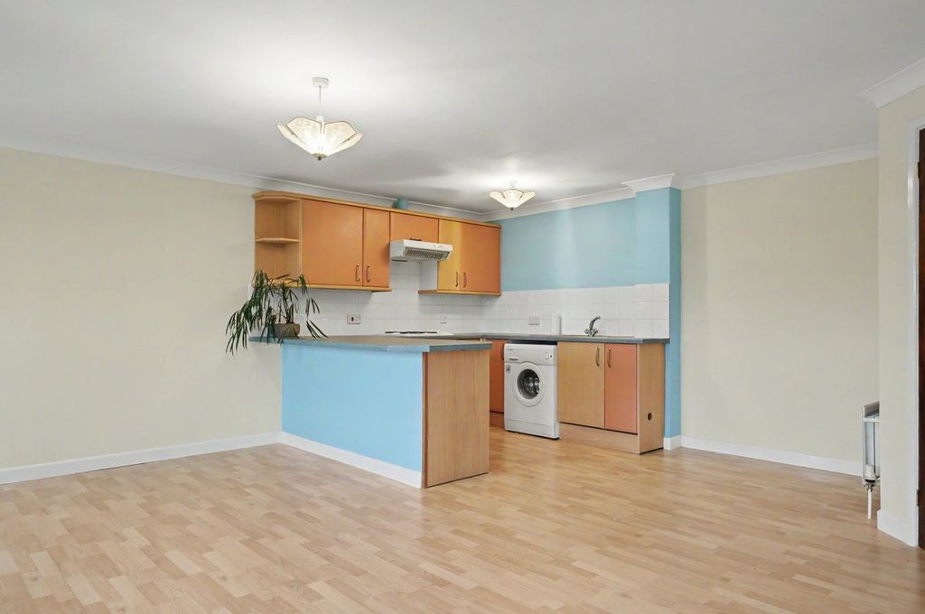 Property photo 2 of 9