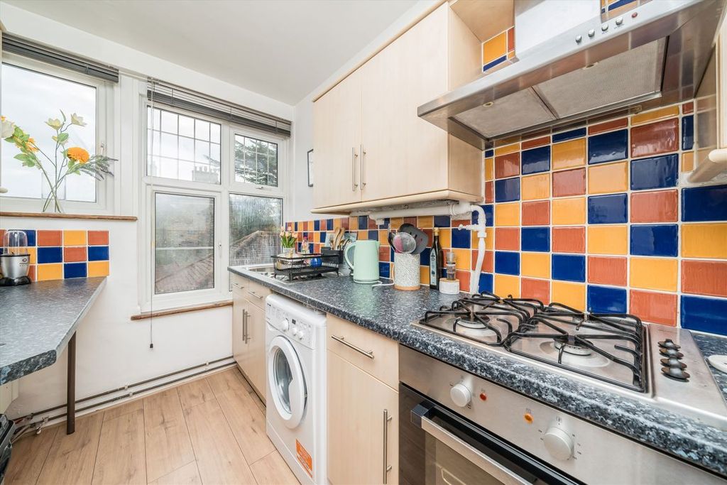 Property photo 3 of 6