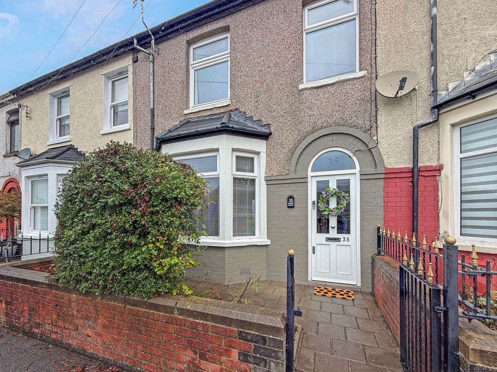 Property photo 1 of 32