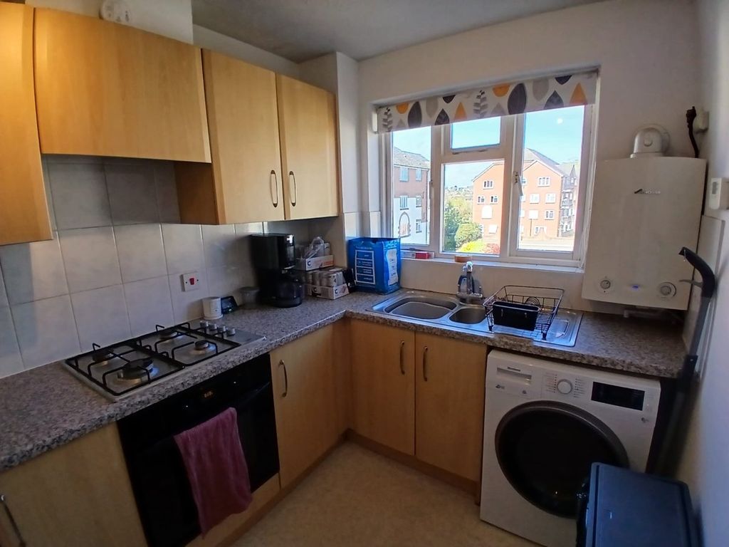 Property photo 3 of 6