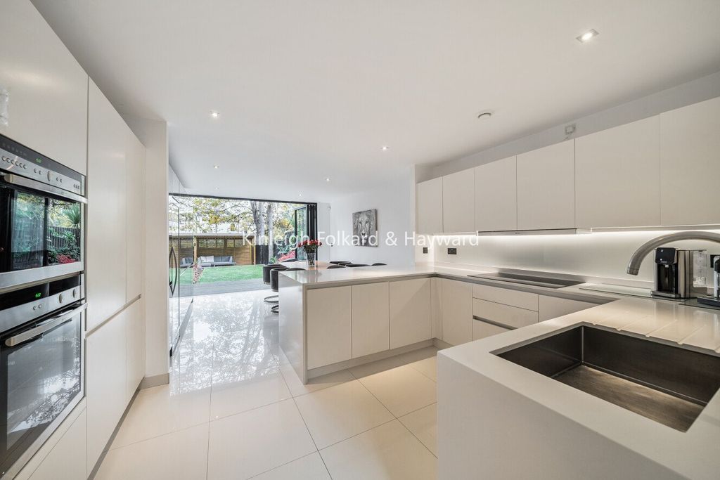 Property photo 3 of 20 Picture No. 09