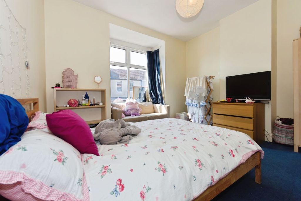 Property photo 3 of 16