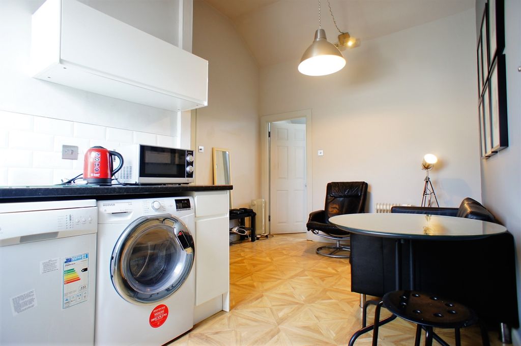 Property photo 3 of 11 3