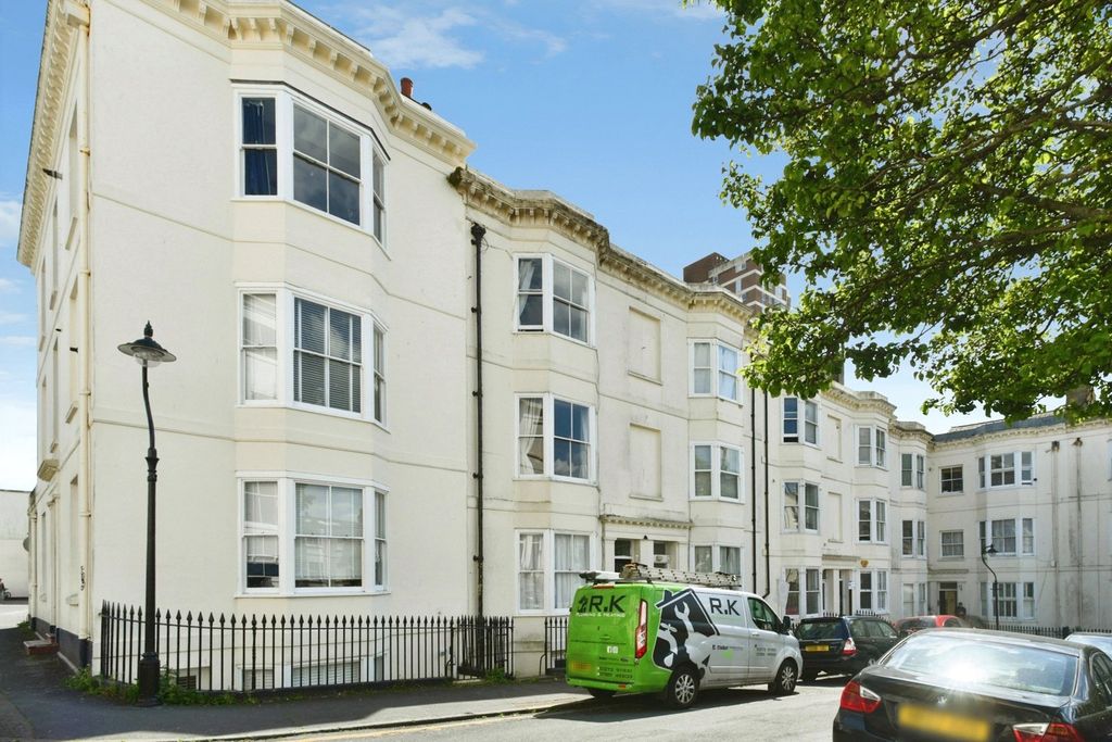Property photo 1 of 11 Clarence Square
