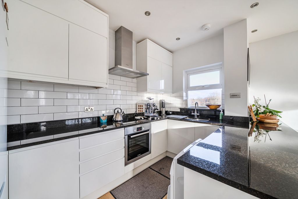 Property photo 2 of 19 Kitchen