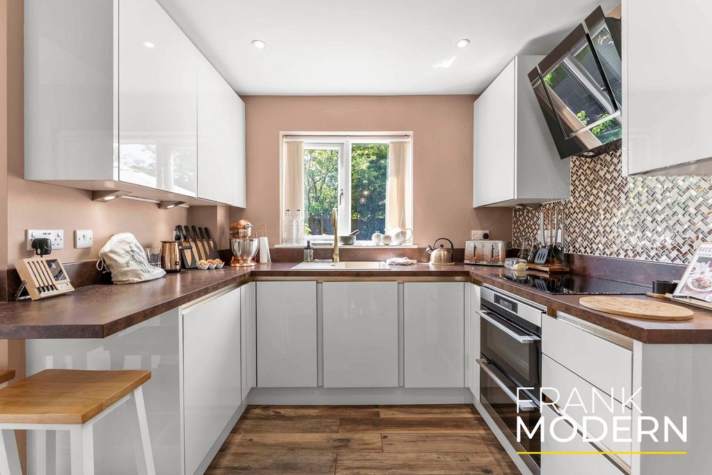 Property photo 2 of 40 Kitchen