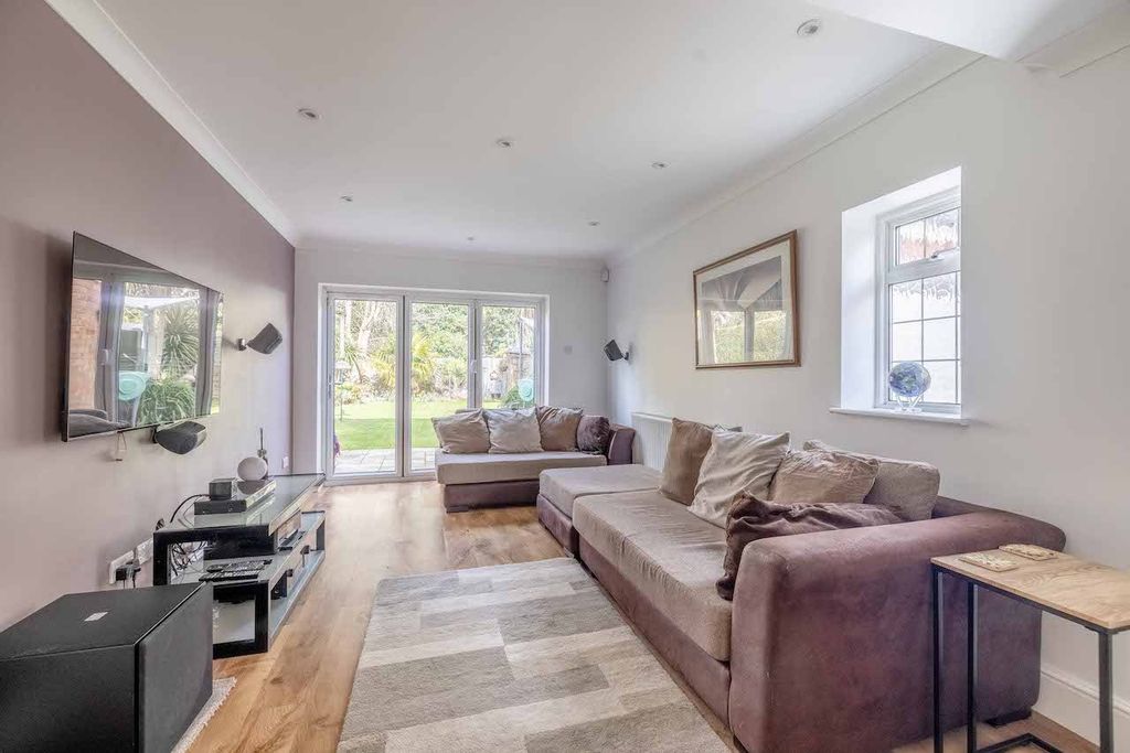 Property photo 2 of 19