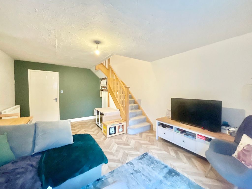 Property photo 2 of 18