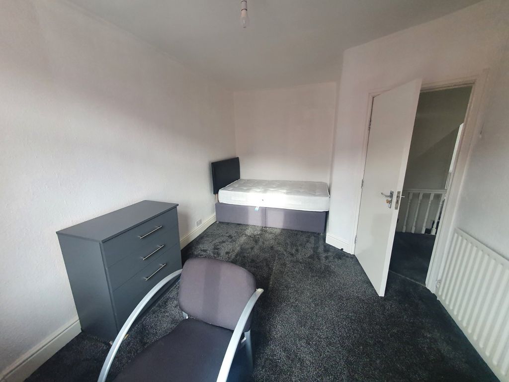 Property photo 3 of 7 Picture No. 04