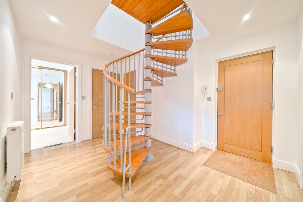 Property photo 3 of 13 Picture No. 10