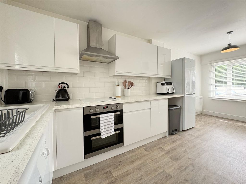 Property photo 2 of 22 Kitchen Diner