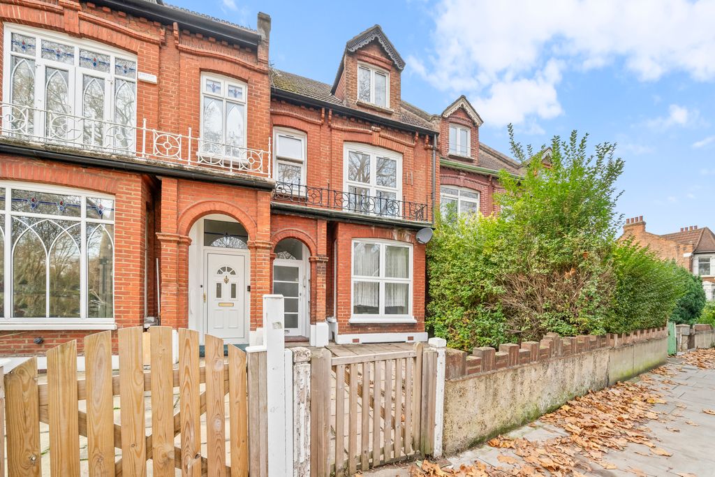 Property photo 1 of 11