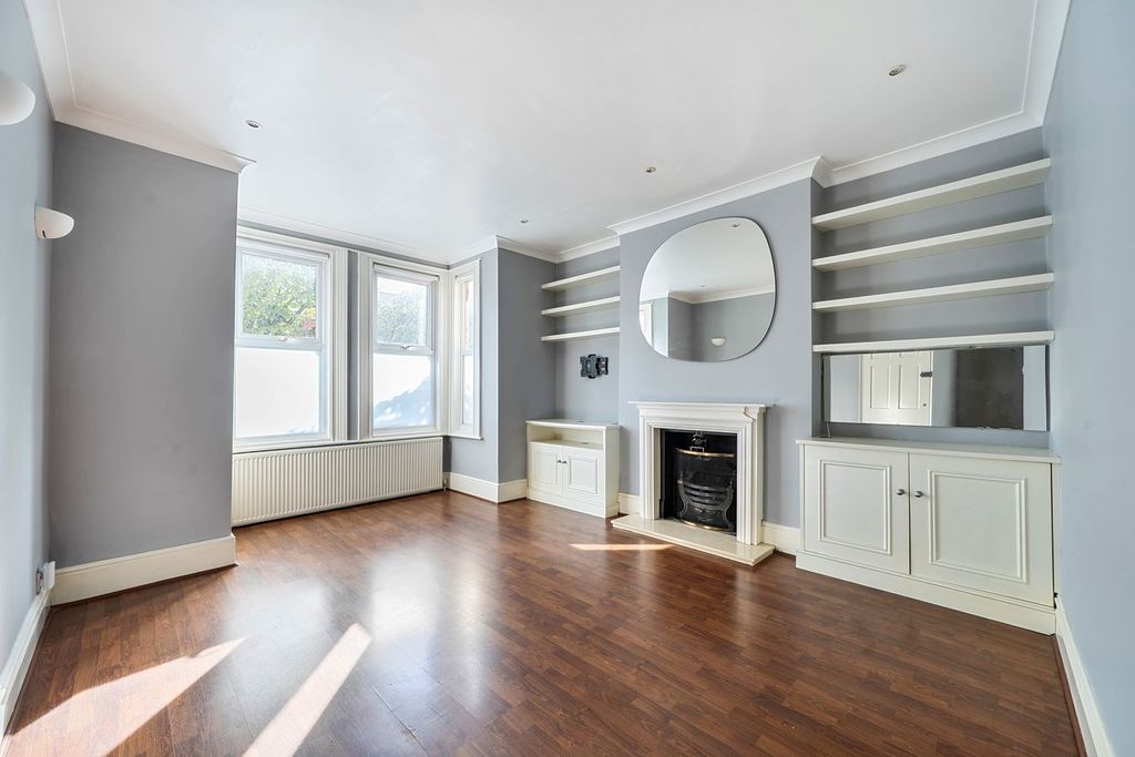 Property photo 2 of 12