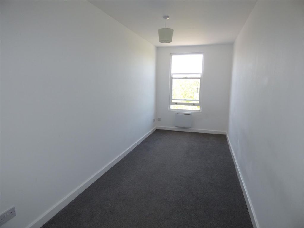 Property photo 3 of 6 Bedroom 1.Jpg