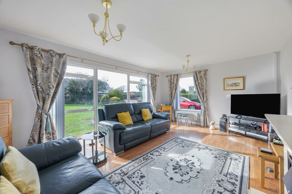 Property photo 3 of 30 4_74143.Jpg