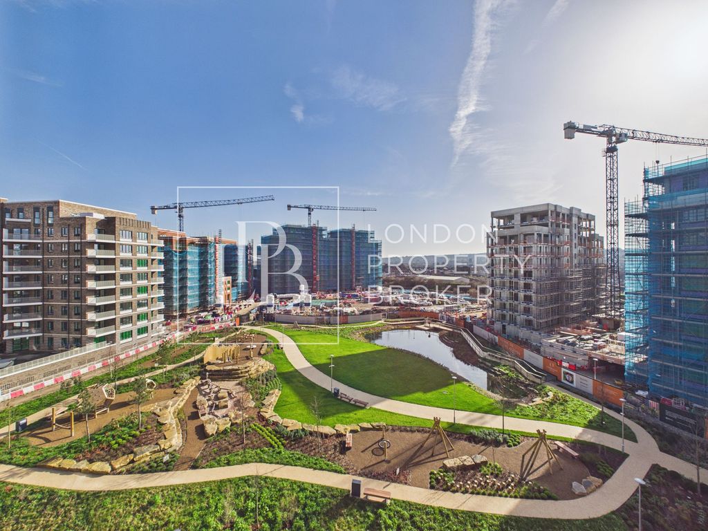 Property photo 2 of 21