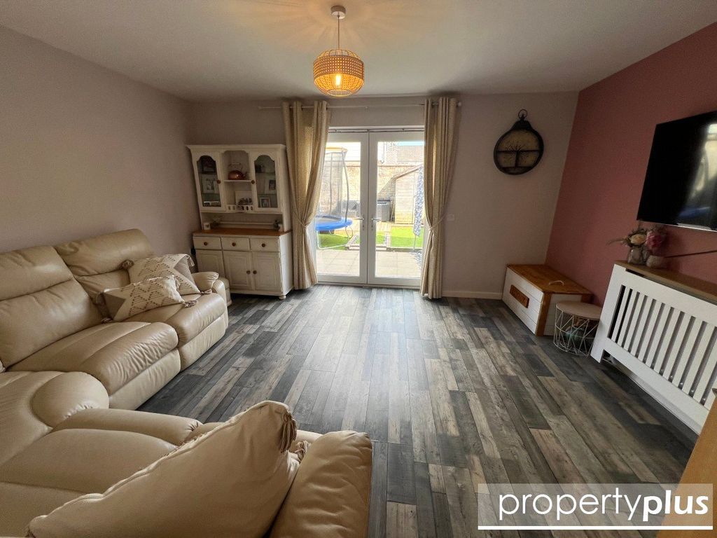 Property photo 3 of 17 Picture No. 18
