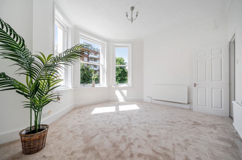 Property photo 2 of 18 1514313-18-1A048c...