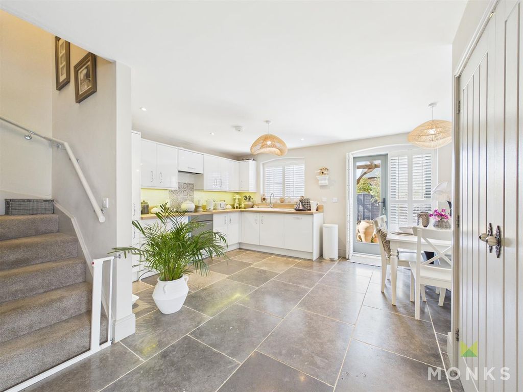 Property photo 3 of 18 98500Cdab4E24ee6B93c07Af62B1c954_100_Cam01420G0-Pr