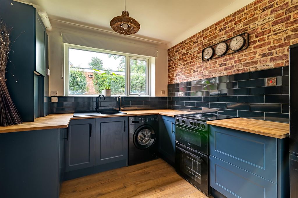 Property photo 2 of 14 Dsc_6442-Hdr.Jpg