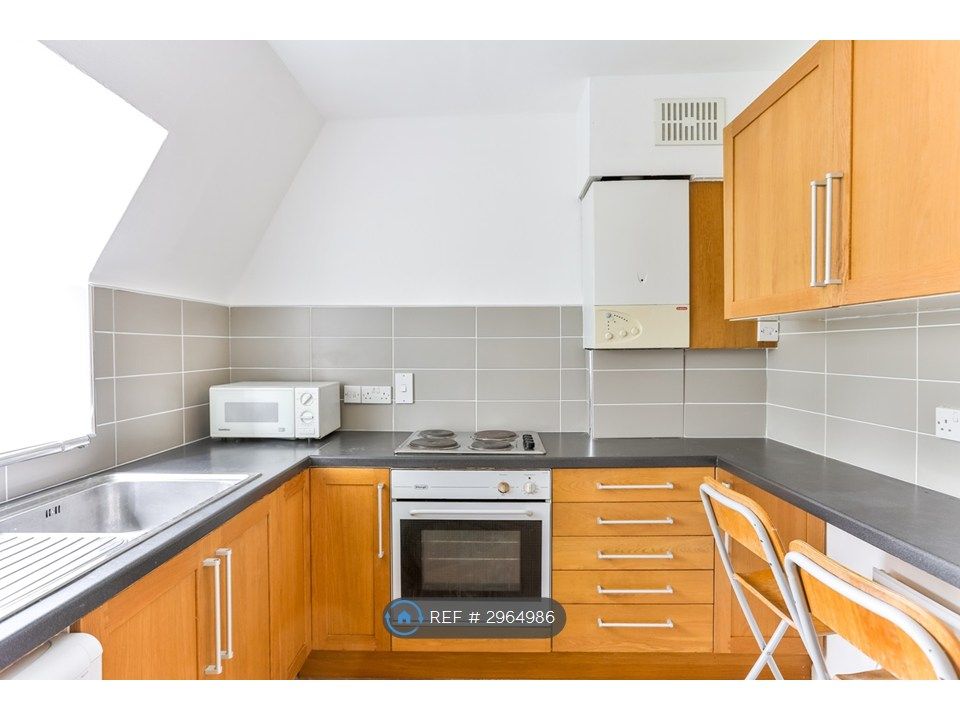 Property photo 3 of 11 Kitchen
