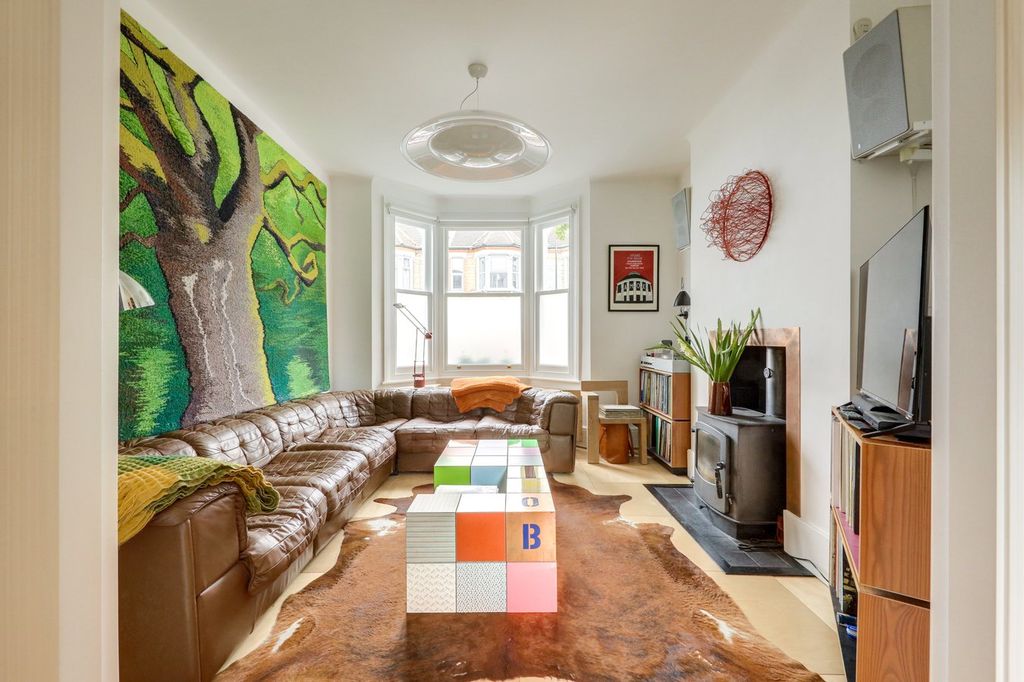 Property photo 2 of 17