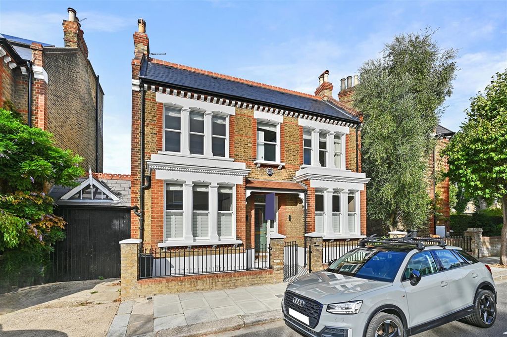 Property photo 1 of 21 Rylett Crescent