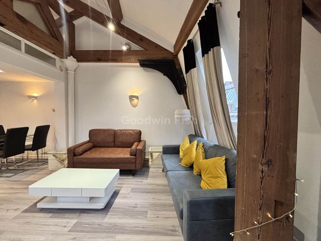 Property photo 2 of 21