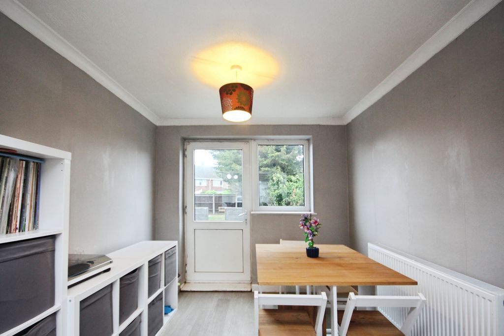 Property photo 3 of 11 Dining Room
