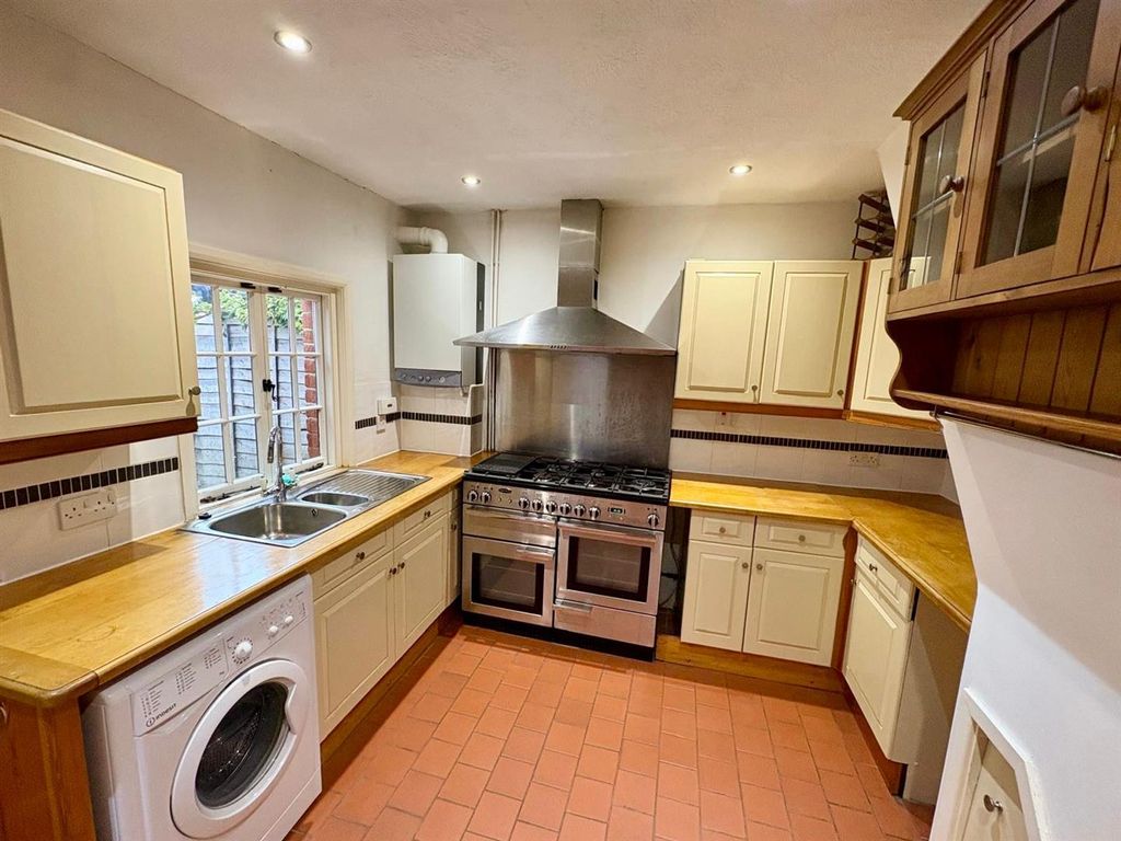 Property photo 3 of 17 Kitchen