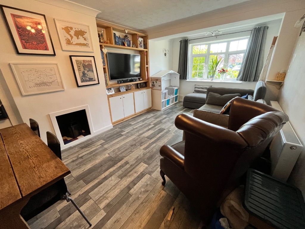Property photo 3 of 14 4373316