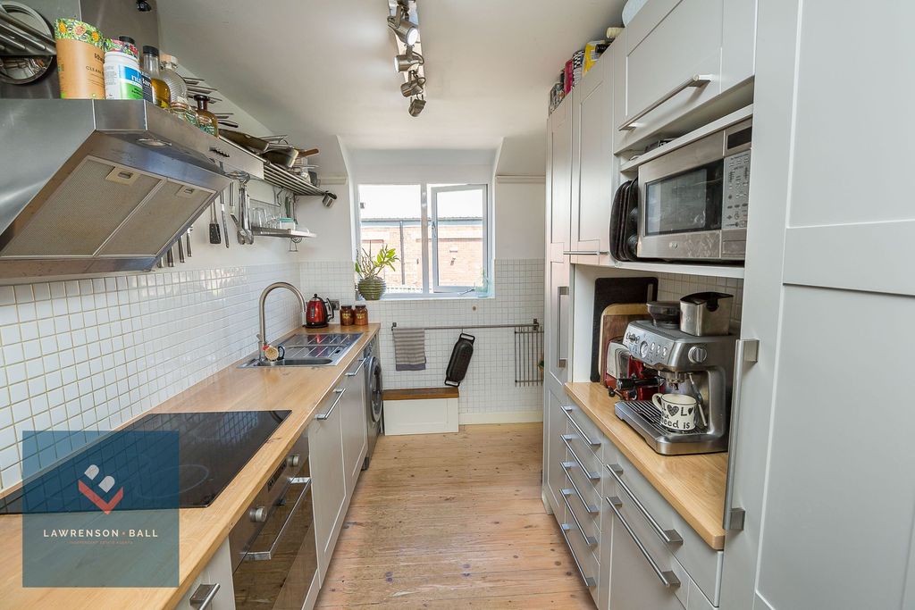 Property photo 3 of 13 Kitchen/Dining Room