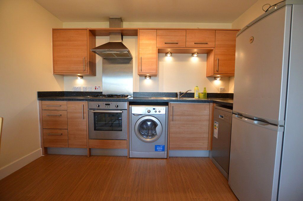 Property photo 3 of 7 Kitchen