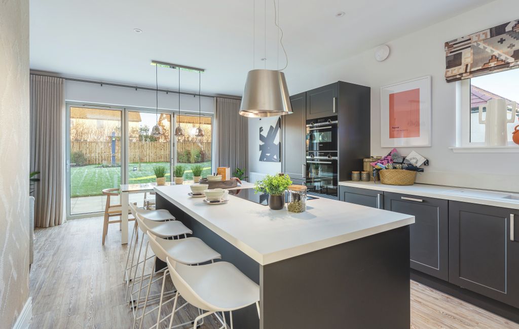 Property photo 2 of 13 Cornhill Village, Hamilton