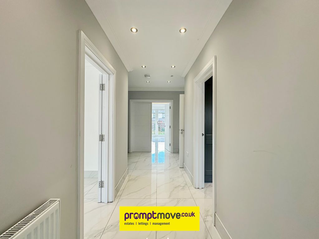 Property photo 2 of 22 Na