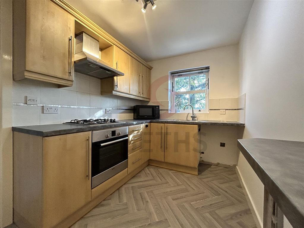Property photo 2 of 17 Kitchen