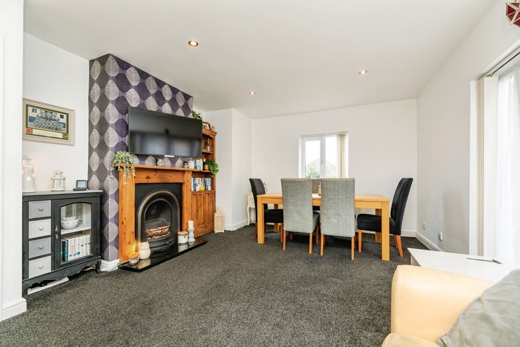 Property photo 2 of 20 Pbox-Img.Jpg