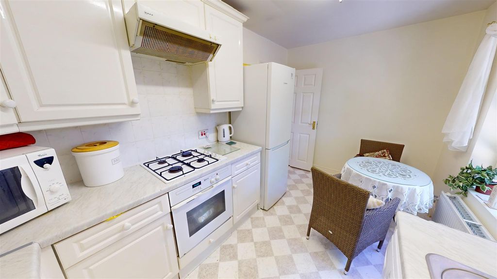 Property photo 2 of 20 Eccleston Hall Kitchen