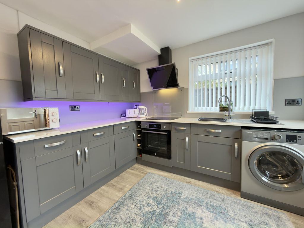 Property photo 3 of 15 Kitchen/Diner