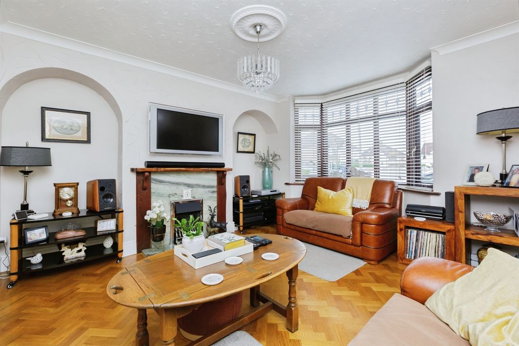 Property photo 3 of 16