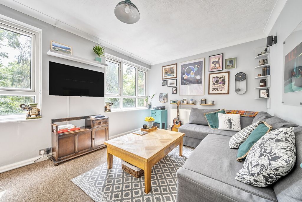 Property photo 1 of 12 1325224-6-687E390...