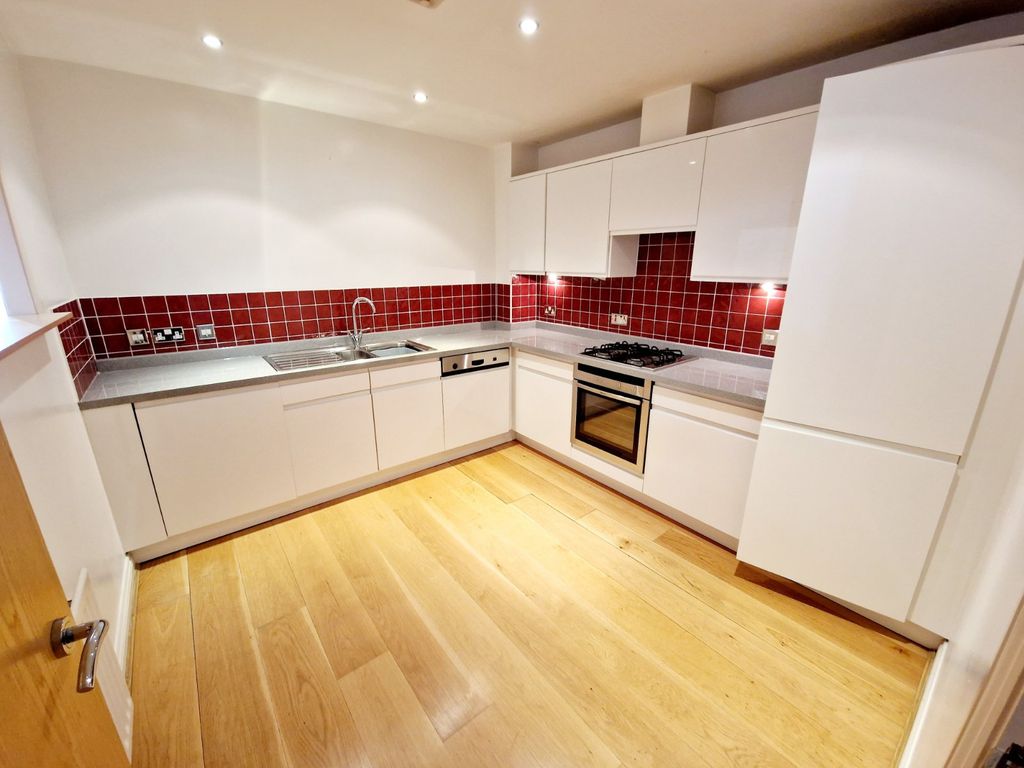 Property photo 2 of 14 Picture No. 13