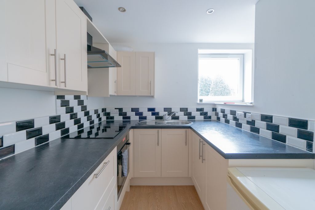 Property photo 2 of 5 Photo 02