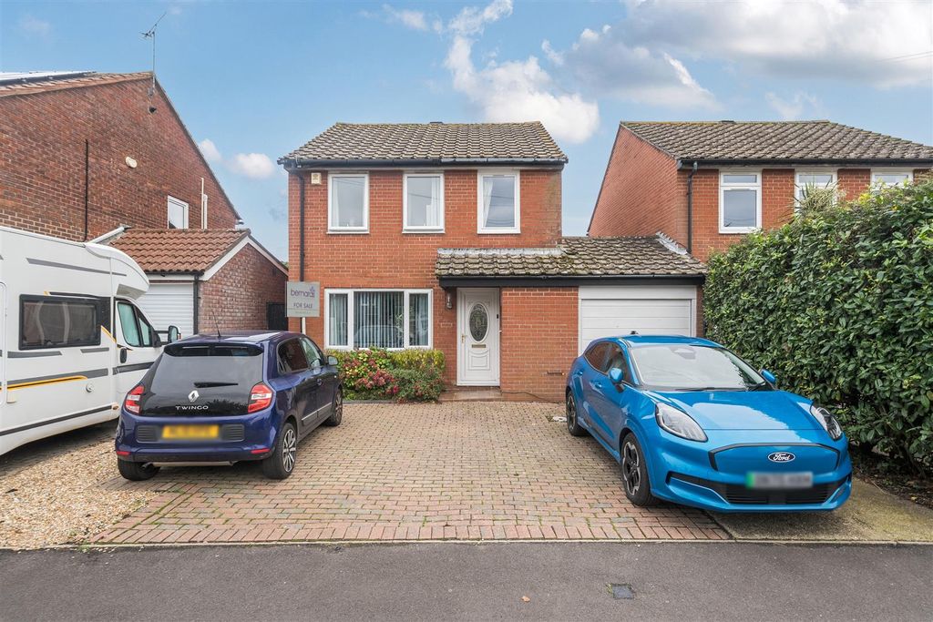 Property photo 1 of 13 Front Of Old Street.Jpg