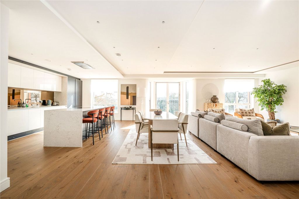 Property photo 2 of 13 Open Plan